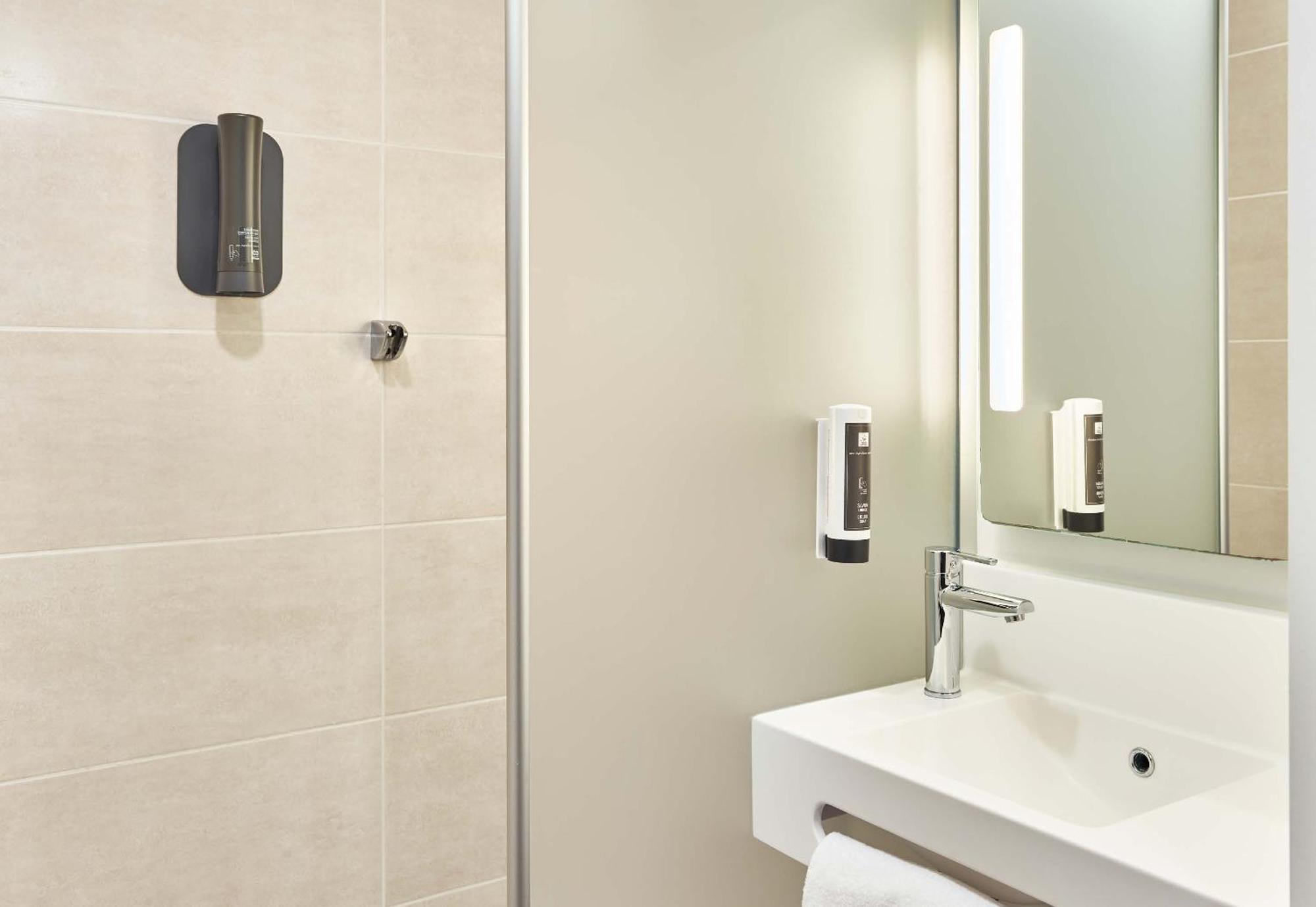 B&B Hotel Massy Gare Tgv מראה חיצוני תמונה